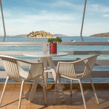 Apart Otel Nelly's Tolón