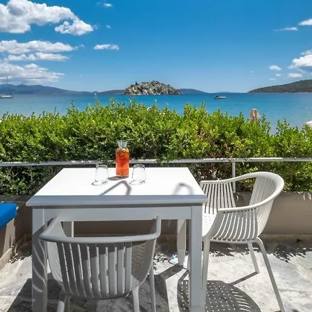 Nelly's Apart Otel 3*