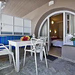 Nelly'S Apartments 3*