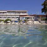 Aparthotel Nelly's 3*