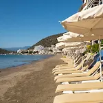 Aparthotel Nelly's 3*