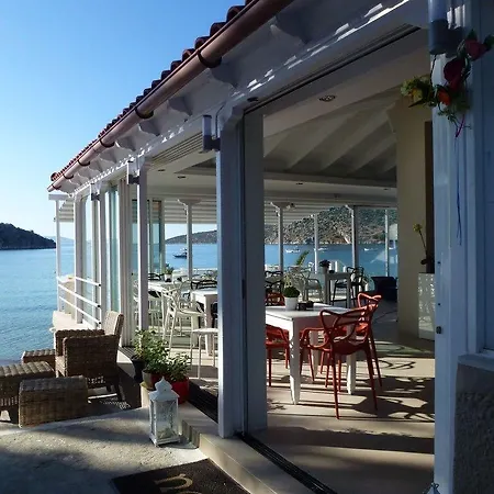Nelly's Apart Otel Tolón