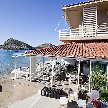 Aparthotel Nelly's 3*