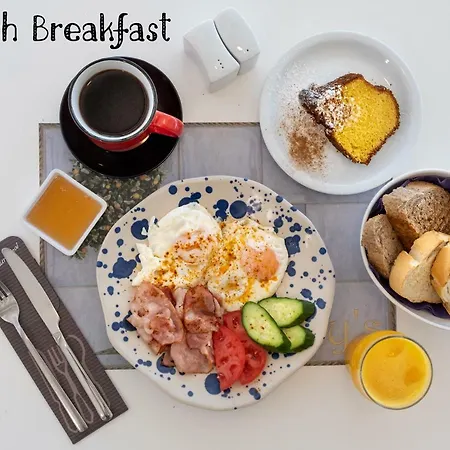 Nelly's Aparthotel 3*