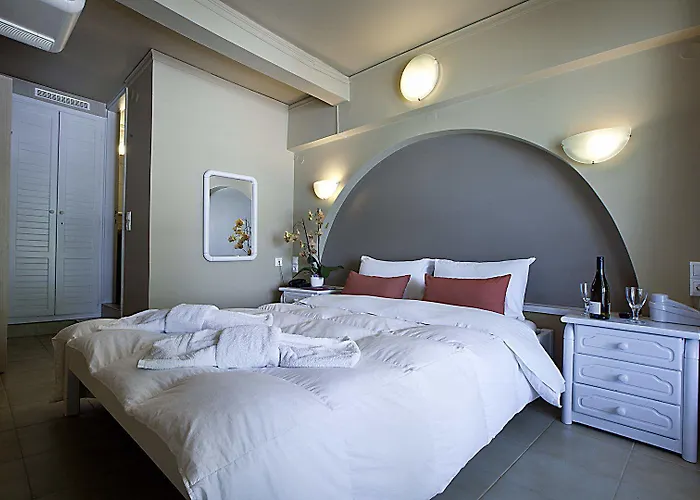 Nelly'S Apartments Aparthotel Tolo